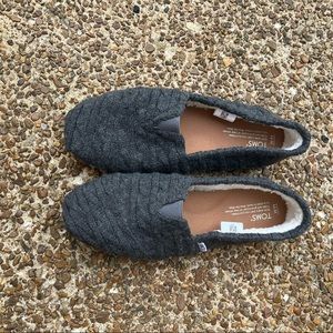 TOMS Slippers Size 11